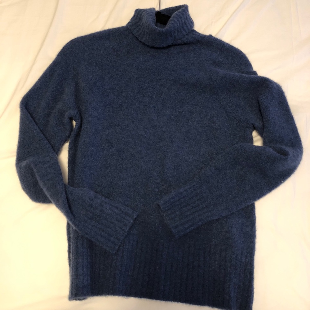 Club Monaco sweater